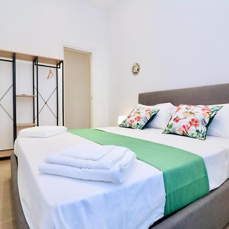 Fly Zone Naples Bed & Breakfast Dış mekan fotoğraf