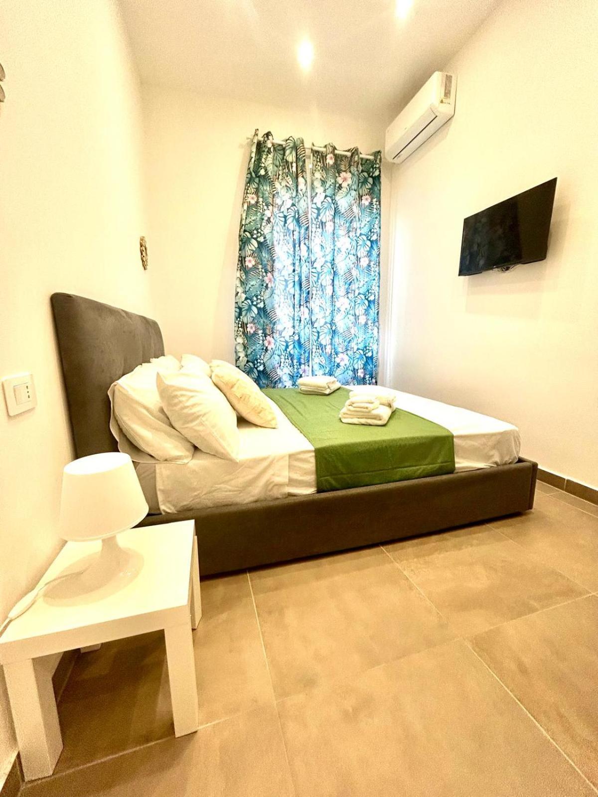 Fly Zone Naples Bed & Breakfast Dış mekan fotoğraf