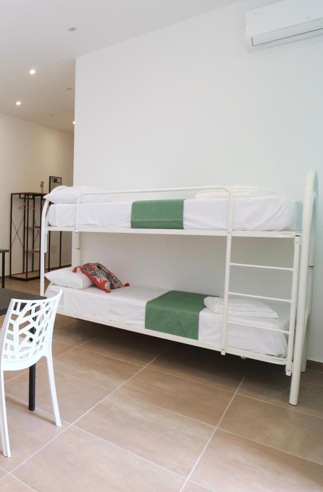 Fly Zone Naples Bed & Breakfast Dış mekan fotoğraf